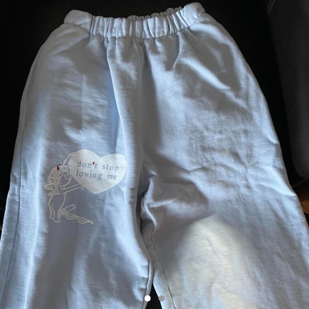 Boys Lie Don’t stop loving me sweatpants
